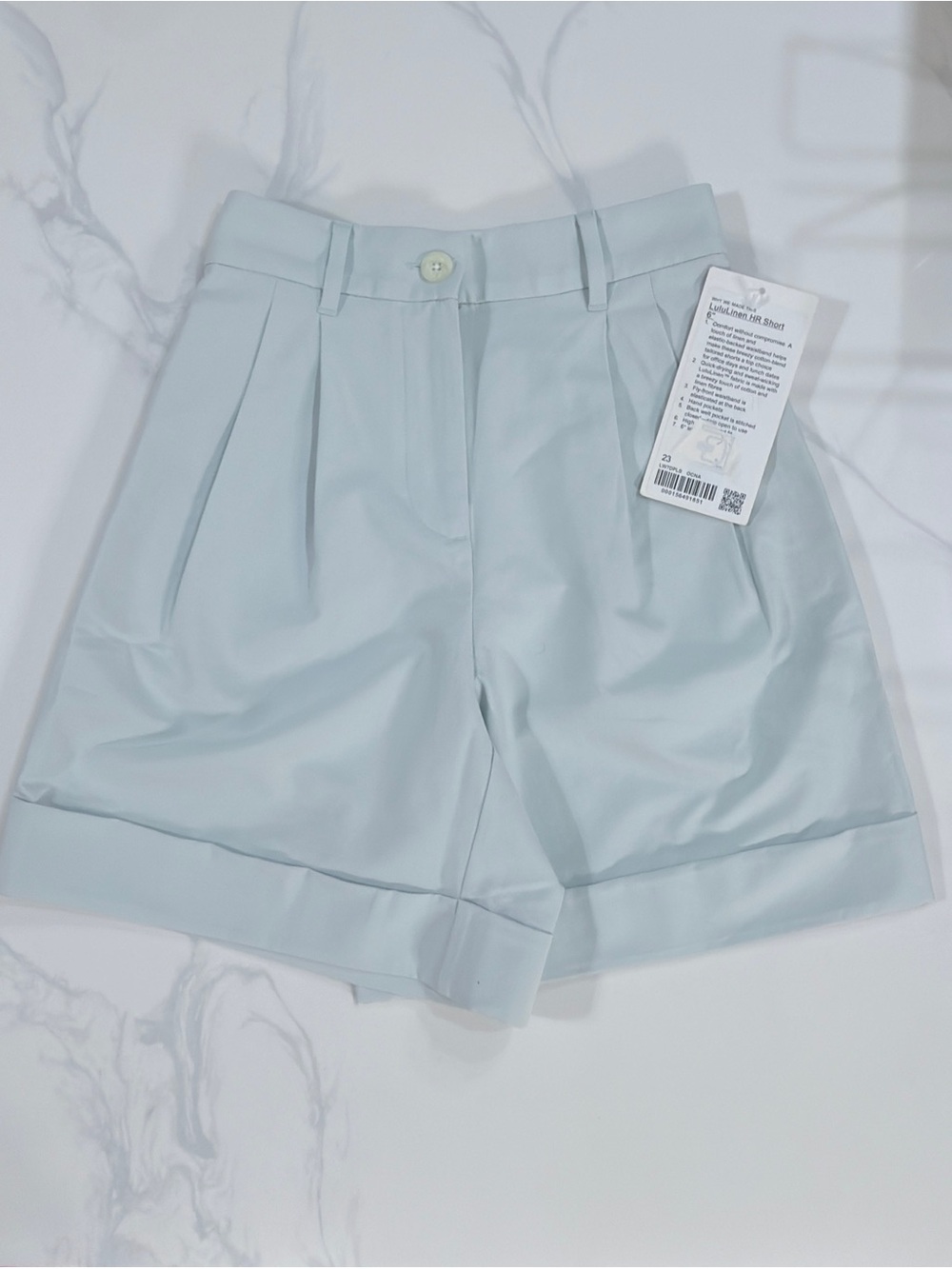 NWT Lululemon LuluLinen High-Rise Short 6"
Ocean Air